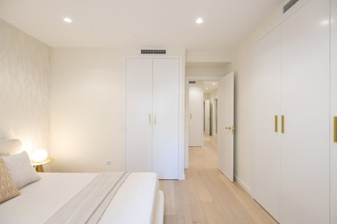 Apartment à vendre à Barcelona, Espagne, 4 chambres, No. 140995 - photo 12