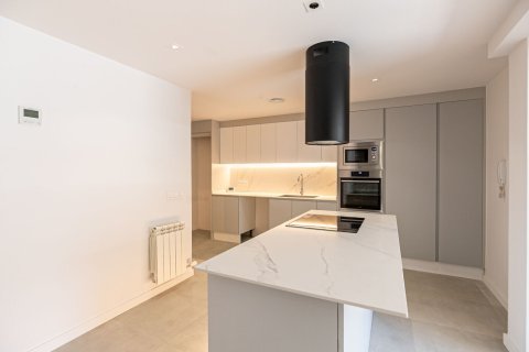 Apartment à vendre à Barcelona, Espagne, 5 chambres, No. 140989 - photo 10