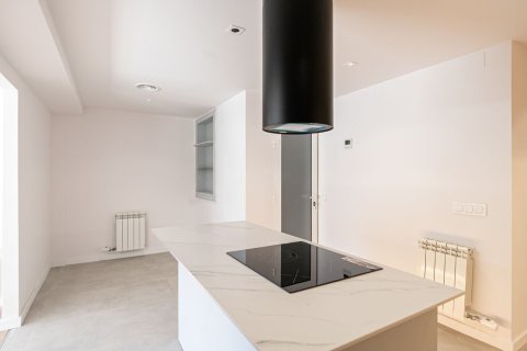 Apartment à vendre à Barcelona, Espagne, 5 chambres, No. 140989 - photo 9