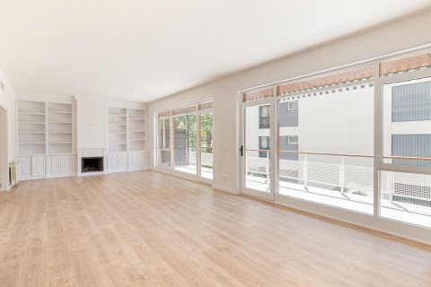 Apartment à vendre à Barcelona, Espagne, 5 chambres, No. 140989 - photo 2