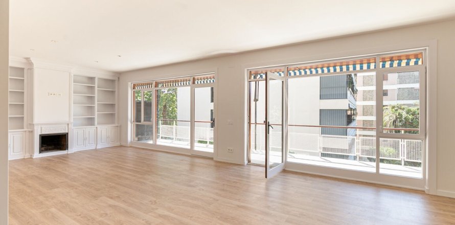 Apartment à Barcelona, Espagne 5 chambres, No. 140989