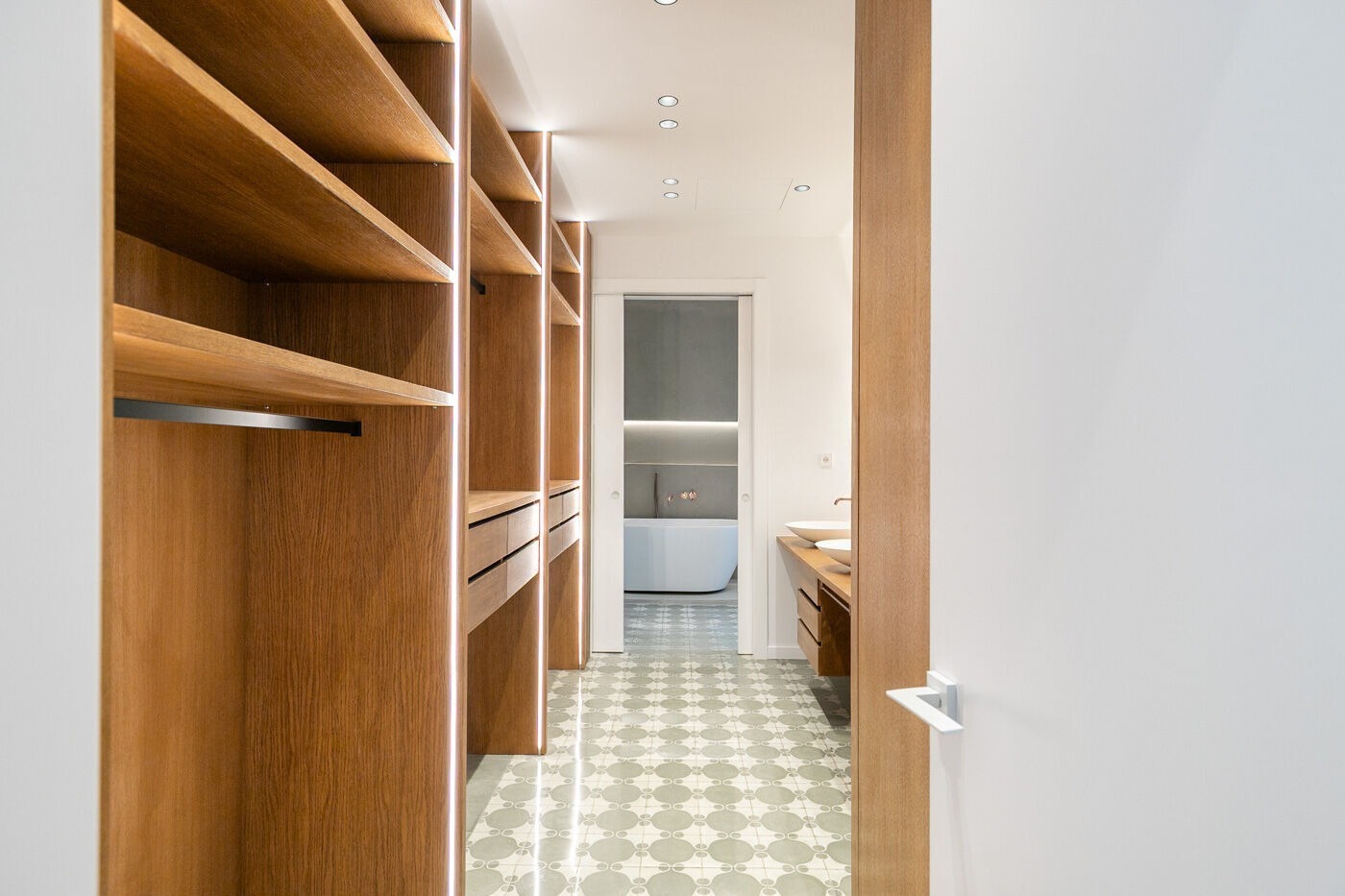Apartamento en Barcelona, España 3 dormitorios,  No. 140990