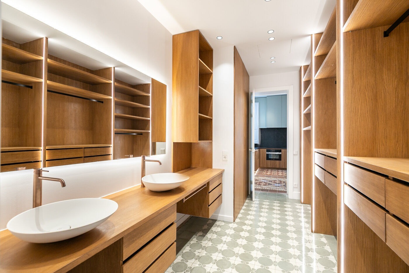Apartamento en Barcelona, España 3 dormitorios,  No. 140990