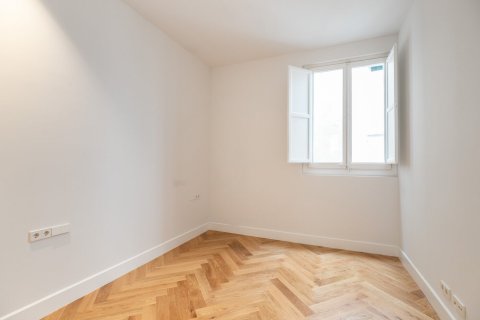 Lägenhet till salu i Barcelona, Spanien 3 sovrum, Nr. 140990 - foto 17