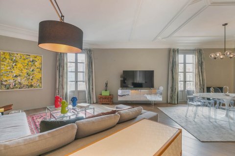 Apartamento en venta en Barcelona, España 3 dormitorios, No. 140992 - foto 4