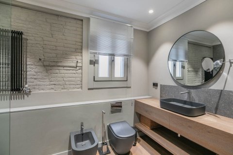 Apartamento en venta en Barcelona, España 3 dormitorios, No. 140992 - foto 17