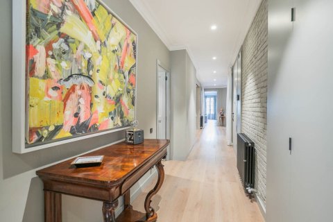 Apartamento en venta en Barcelona, España 3 dormitorios, No. 140992 - foto 21