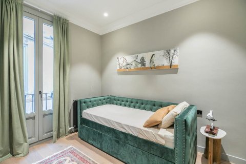 Apartamento en venta en Barcelona, España 3 dormitorios, No. 140992 - foto 18