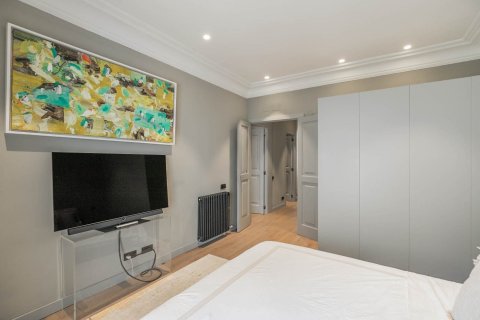 Apartamento en venta en Barcelona, España 3 dormitorios, No. 140992 - foto 15