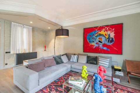 Apartamento en venta en Barcelona, España 3 dormitorios, No. 140992 - foto 5