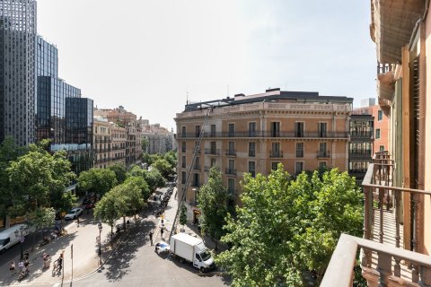 Apartamento en venta en Barcelona, España 3 dormitorios, No. 140992 - foto 8