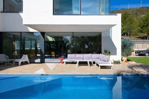 Продажа дома в Кастельдефельс, Барселона, Испания 6 спален, 407м2 №140993 - фото 4