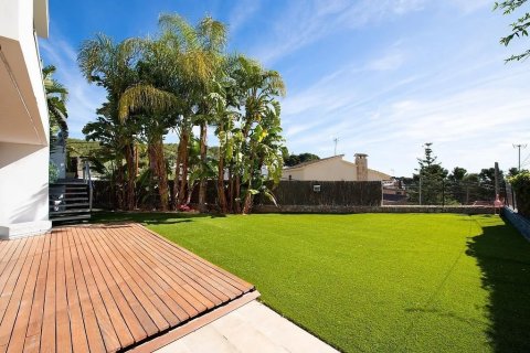 Продажа дома в Кастельдефельс, Барселона, Испания 6 спален, 407м2 №140993 - фото 5