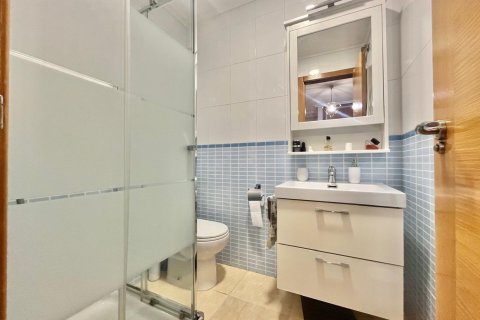 Apartamento en venta en Torrevieja, Alicante, España 3 dormitorios, 86 m2 No. 144662 - foto 12