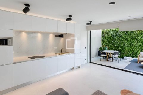 Apartment in Barcelona, Spain 2 bedrooms, 85 sq.m. No. 192651