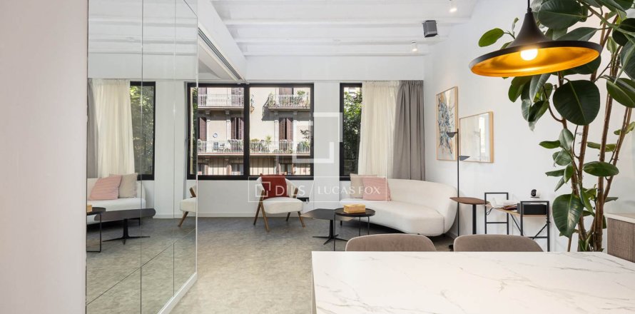 Apartment in Barcelona, Spain 2 bedrooms, 95 sq.m. No. 192649