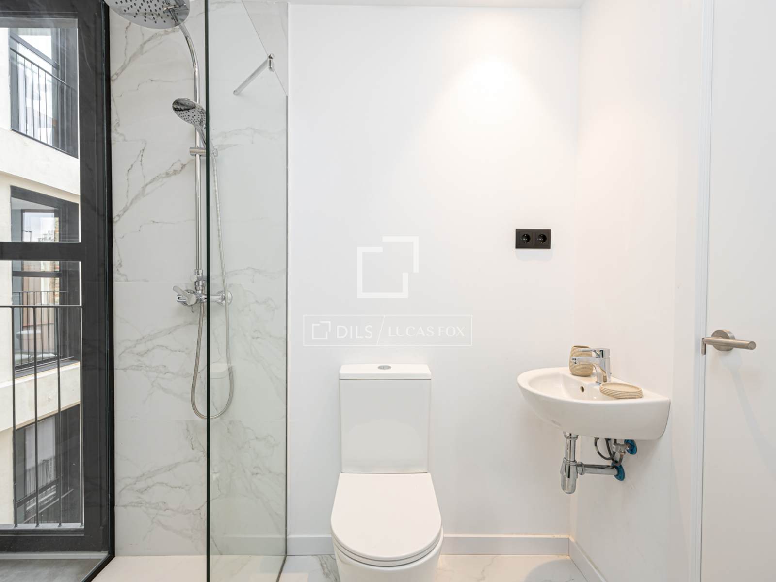 Huoneisto Barcelona, Espanja 2 makuuhuonetta, 107 m2 No. 192646