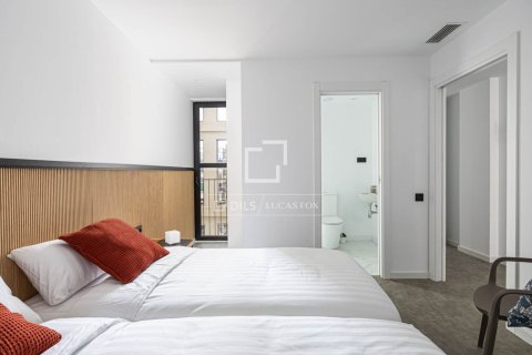 Apartment for sale in Barcelona, Spain 2 bedrooms, 107 sq.m. No. 192646 - photo 13