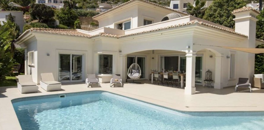 Villa Moraira, Alicante, Spain 4 bedrooms, 373 sq.m. No. 137764