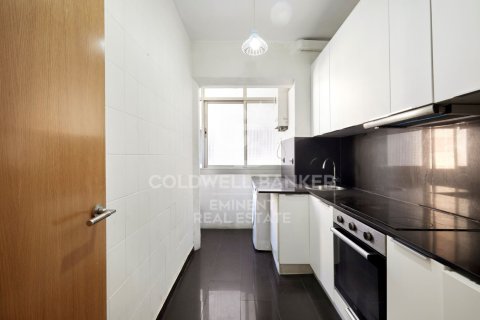 Apartment à vendre à Barcelona, Espagne, 4 chambres, 90 m2 No. 178627 - photo 9