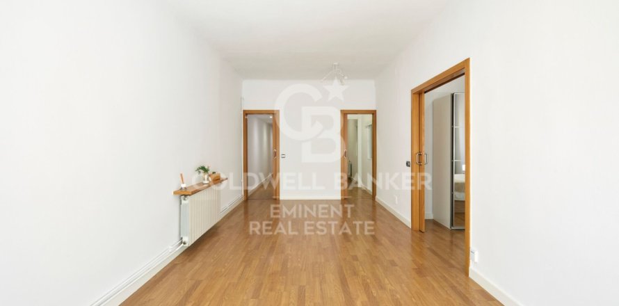 Apartment à Barcelona, Espagne 4 chambres, 90 m2 No. 178627