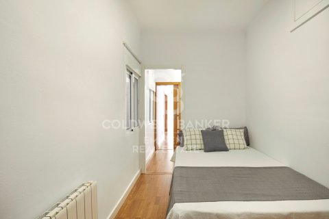 Apartment à vendre à Barcelona, Espagne, 4 chambres, 90 m2 No. 178627 - photo 18
