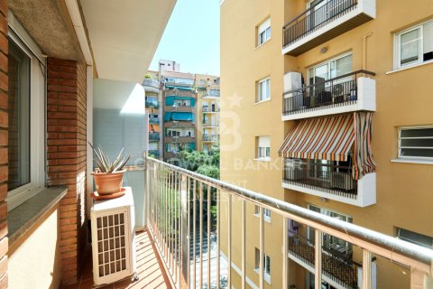 Apartment à vendre à Barcelona, Espagne, 4 chambres, 90 m2 No. 178627 - photo 2