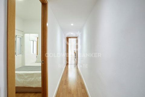 Apartment à vendre à Barcelona, Espagne, 4 chambres, 90 m2 No. 178627 - photo 15