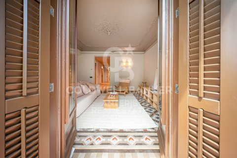 Apartment à vendre à Barcelona, Espagne, 3 chambres, 183 m2 No. 178629 - photo 3