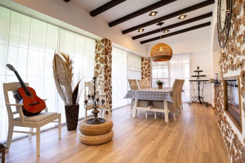 Villa à vendre à Alcanar, Tarragona, Espagne, 4 chambres, 424 m2 No. 178628 - photo 5