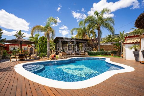 Villa à vendre à Alcanar, Tarragona, Espagne, 4 chambres, 424 m2 No. 178628 - photo 2