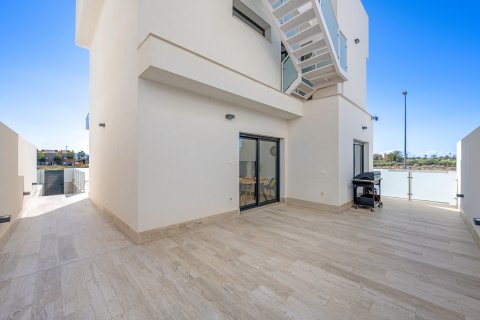 Villa till salu i Alicante, Spanien 4 sovrum, 212 kvm. Nr. 140710 - foto 30