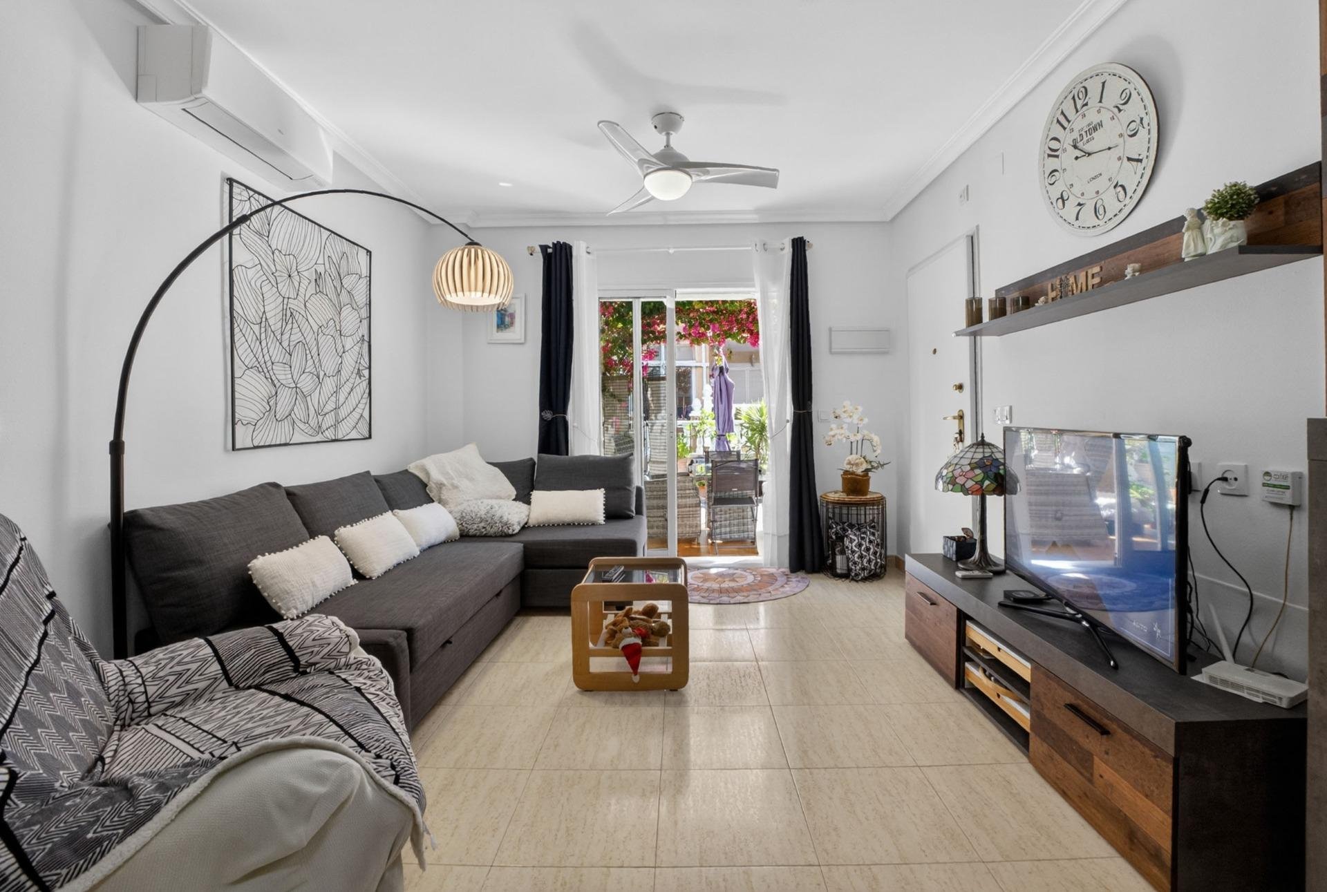 Bungalo Punta Prima, Alicante, Spānijā 1 istaba, 55 m2 Nr. 168561
