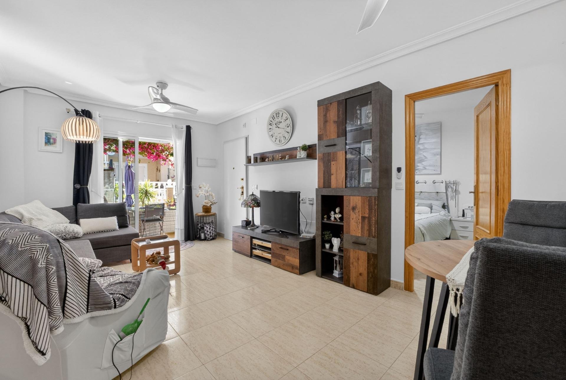 Bungalo Punta Prima, Alicante, Spānijā 1 istaba, 55 m2 Nr. 168561