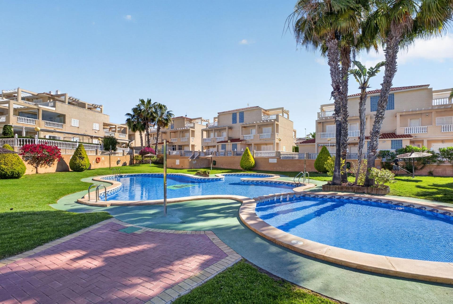 Bungalo Punta Prima, Alicante, Spānijā 1 istaba, 55 m2 Nr. 168561