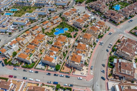 Bungalow w Punta Prima, Alicante, Hiszpania 1 sypialnia, 55 mkw. nr 168561 – zdjęcie 2