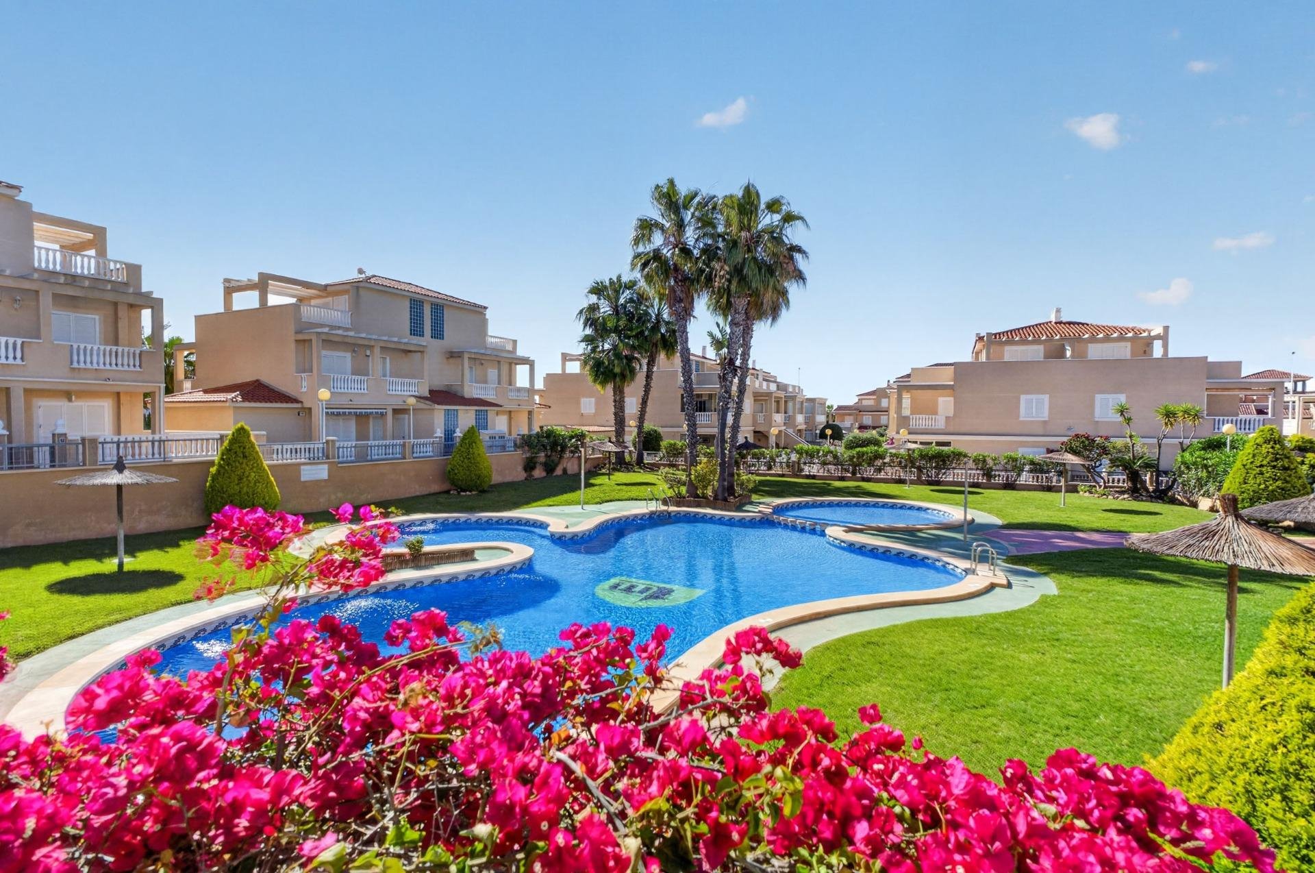 Bungalo Punta Prima, Alicante, Spānijā 1 istaba, 55 m2 Nr. 168561