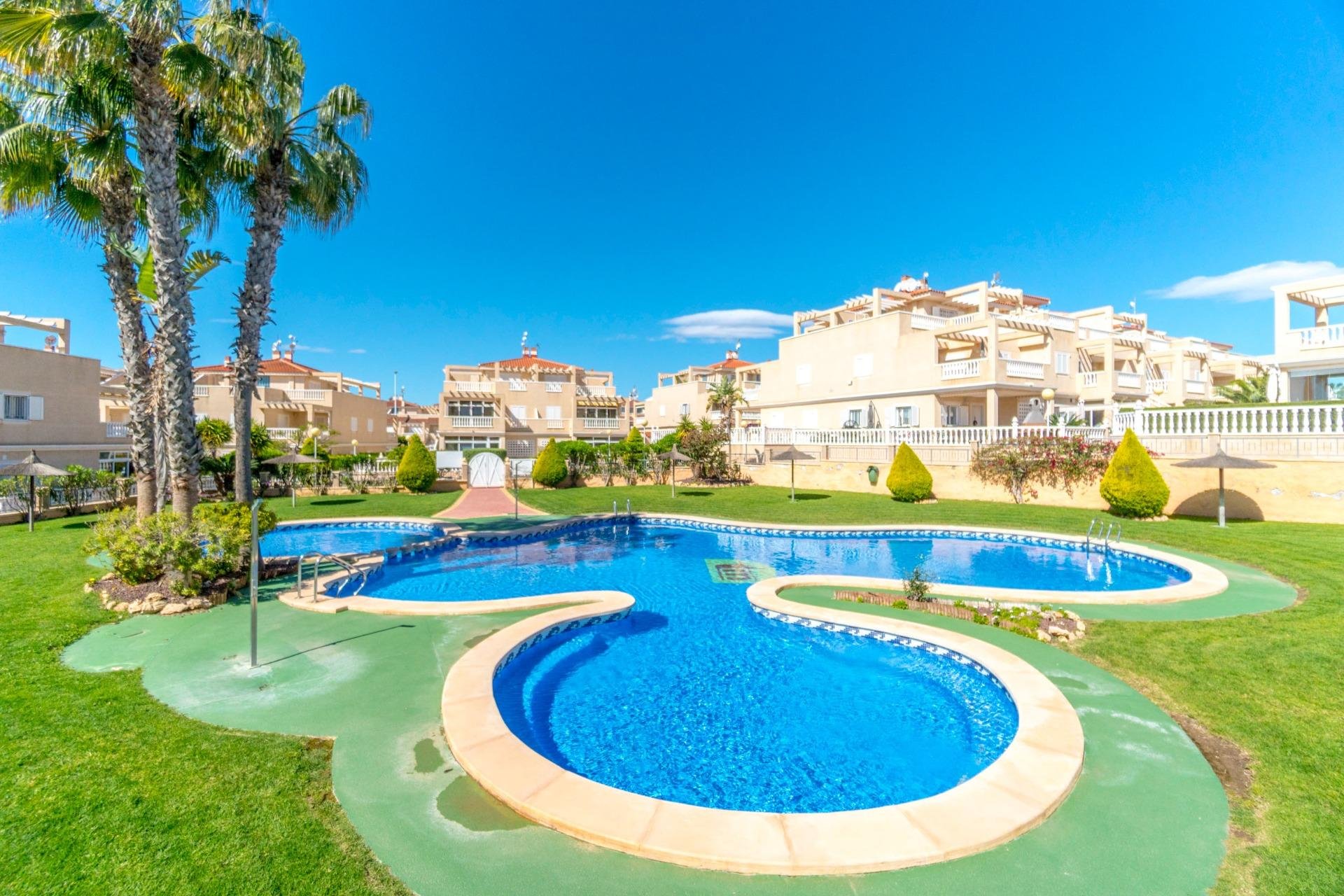 Bungalo Punta Prima, Alicante, Spānijā 1 istaba, 55 m2 Nr. 168561