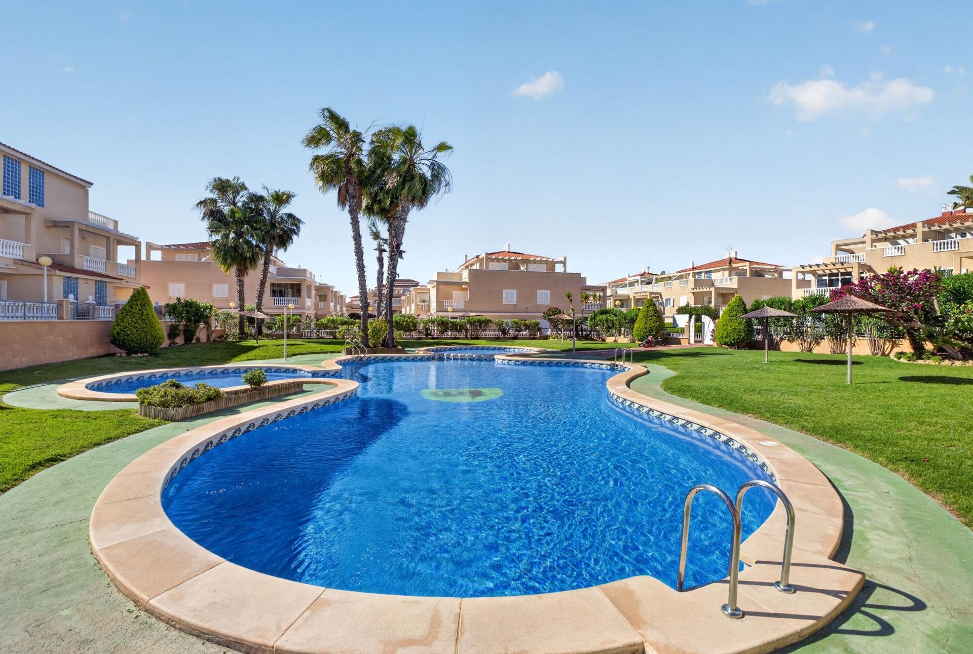 Bungalo Punta Prima, Alicante, Spānijā 1 istaba, 55 m2 Nr. 168561