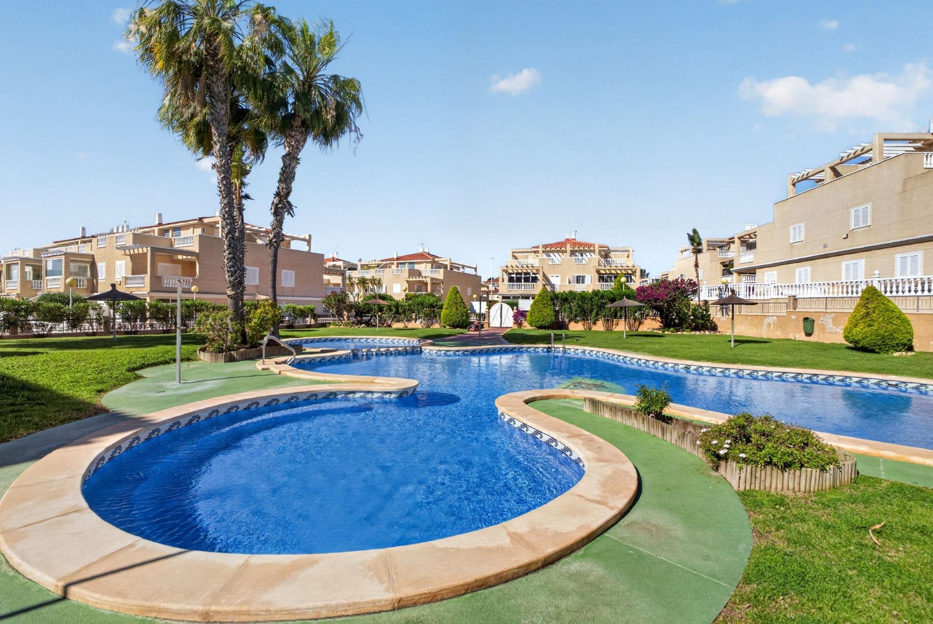 Bungalo Punta Prima, Alicante, Spānijā 1 istaba, 55 m2 Nr. 168561
