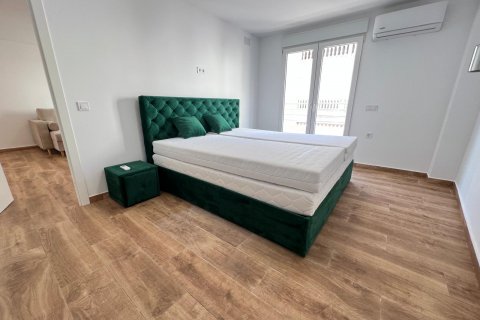 Apartment for sale Torrevieja, Alicante, Spain 3 bedrooms, 100 sq.m. No. 116236 - photo 9