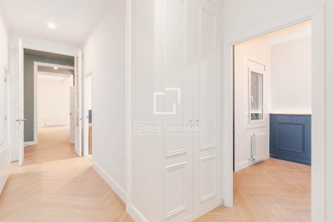 Apartamento en venta en Barcelona, España 3 dormitorios, 159 m2 No. 166328 - foto 19