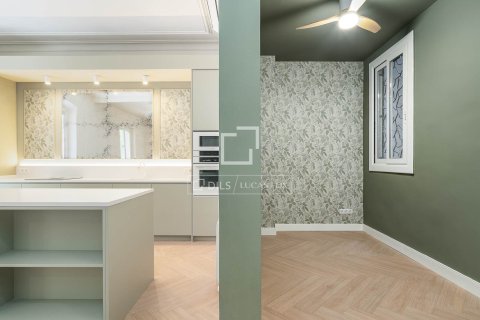 Apartamento en venta en Barcelona, España 3 dormitorios, 159 m2 No. 166328 - foto 8