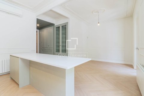 Apartamento en venta en Barcelona, España 3 dormitorios, 159 m2 No. 166328 - foto 4