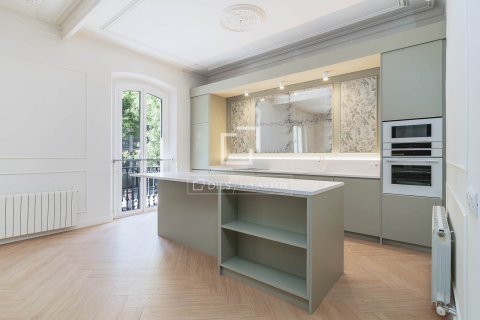 Apartamento en venta en Barcelona, España 3 dormitorios, 159 m2 No. 166328 - foto 7