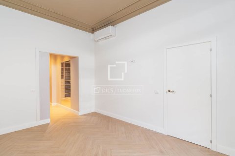 Apartamento en venta en Barcelona, España 3 dormitorios, 159 m2 No. 166328 - foto 24