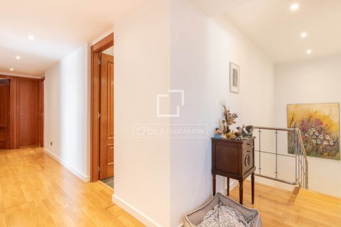 Huvila myytävänä Bellaterra, Barcelona, Espanja, 7 makuuhuonetta, 437 m2 No. 166329 - kuva 23