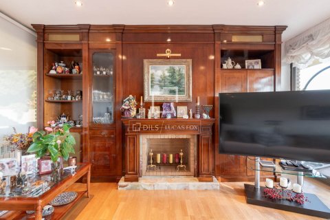 Huvila myytävänä Bellaterra, Barcelona, Espanja, 7 makuuhuonetta, 437 m2 No. 166329 - kuva 10