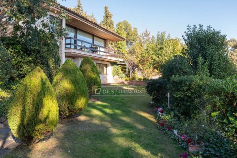 Huvila myytävänä Bellaterra, Barcelona, Espanja, 7 makuuhuonetta, 437 m2 No. 166329 - kuva 3