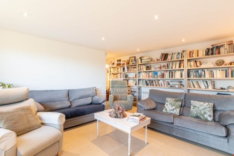 Huvila myytävänä Bellaterra, Barcelona, Espanja, 7 makuuhuonetta, 437 m2 No. 166329 - kuva 30